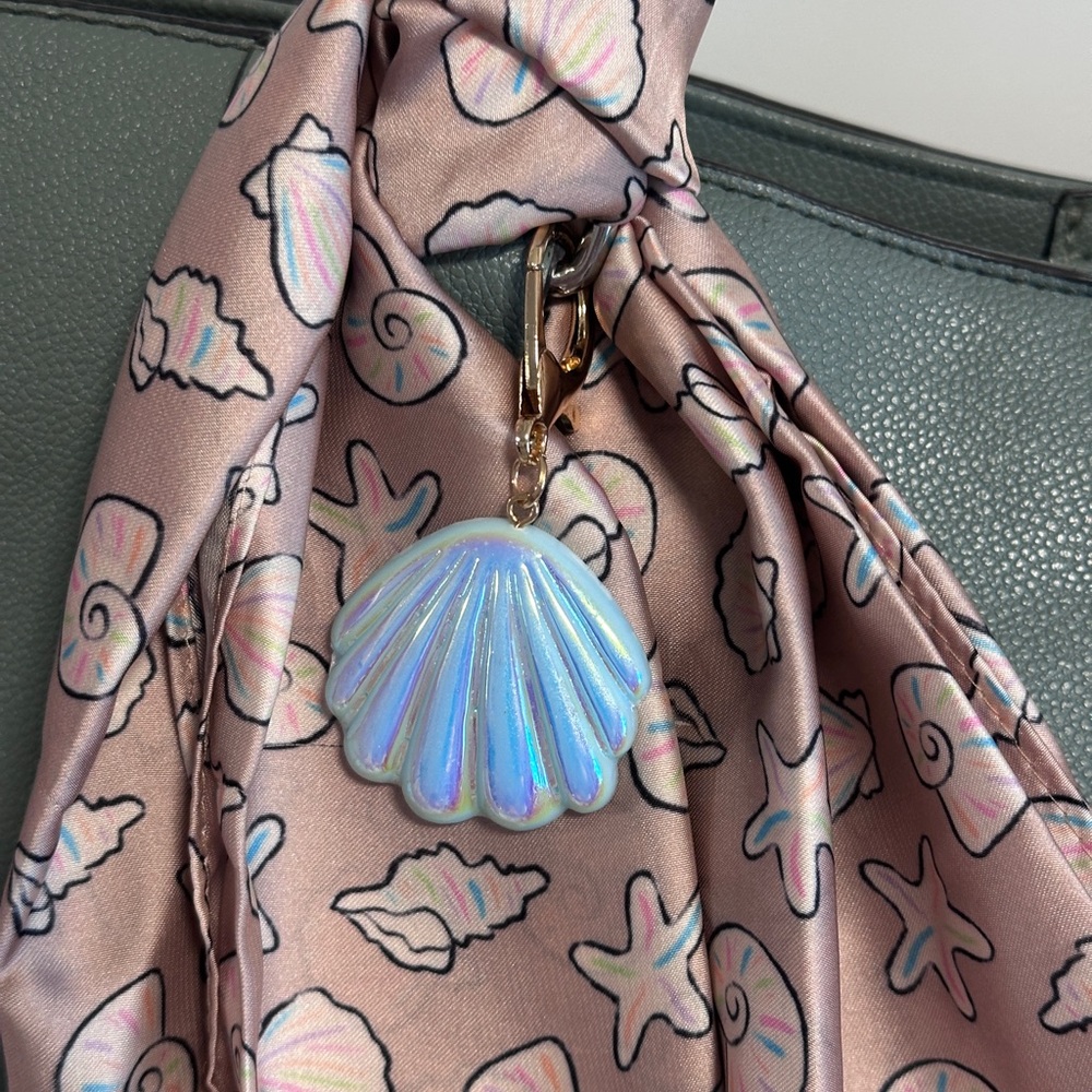 Bag Accessory Bundle With Shell Charm And Scarf. - image 4